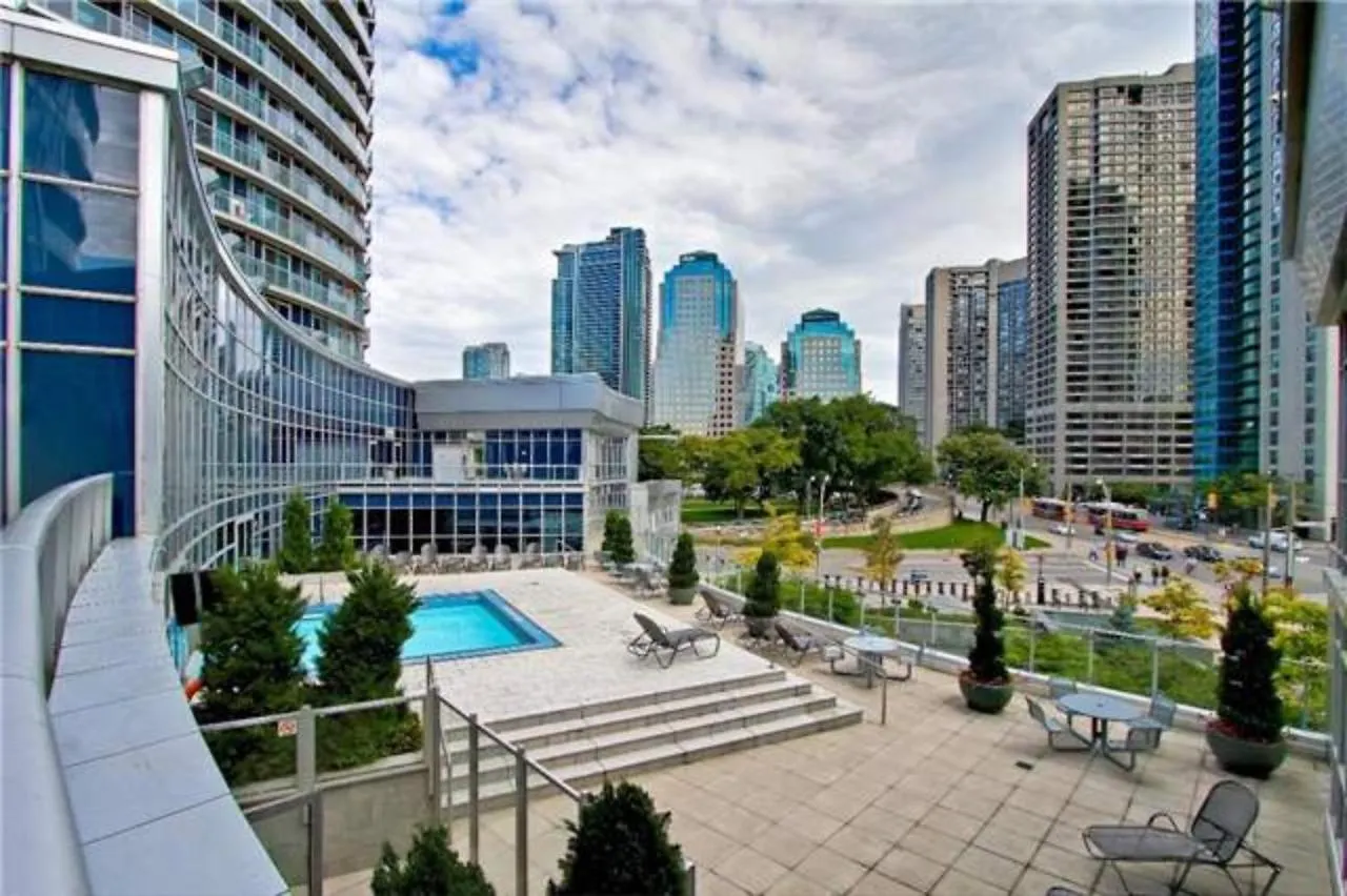 Queens Quay Lake View Apartment By Sts Toronto