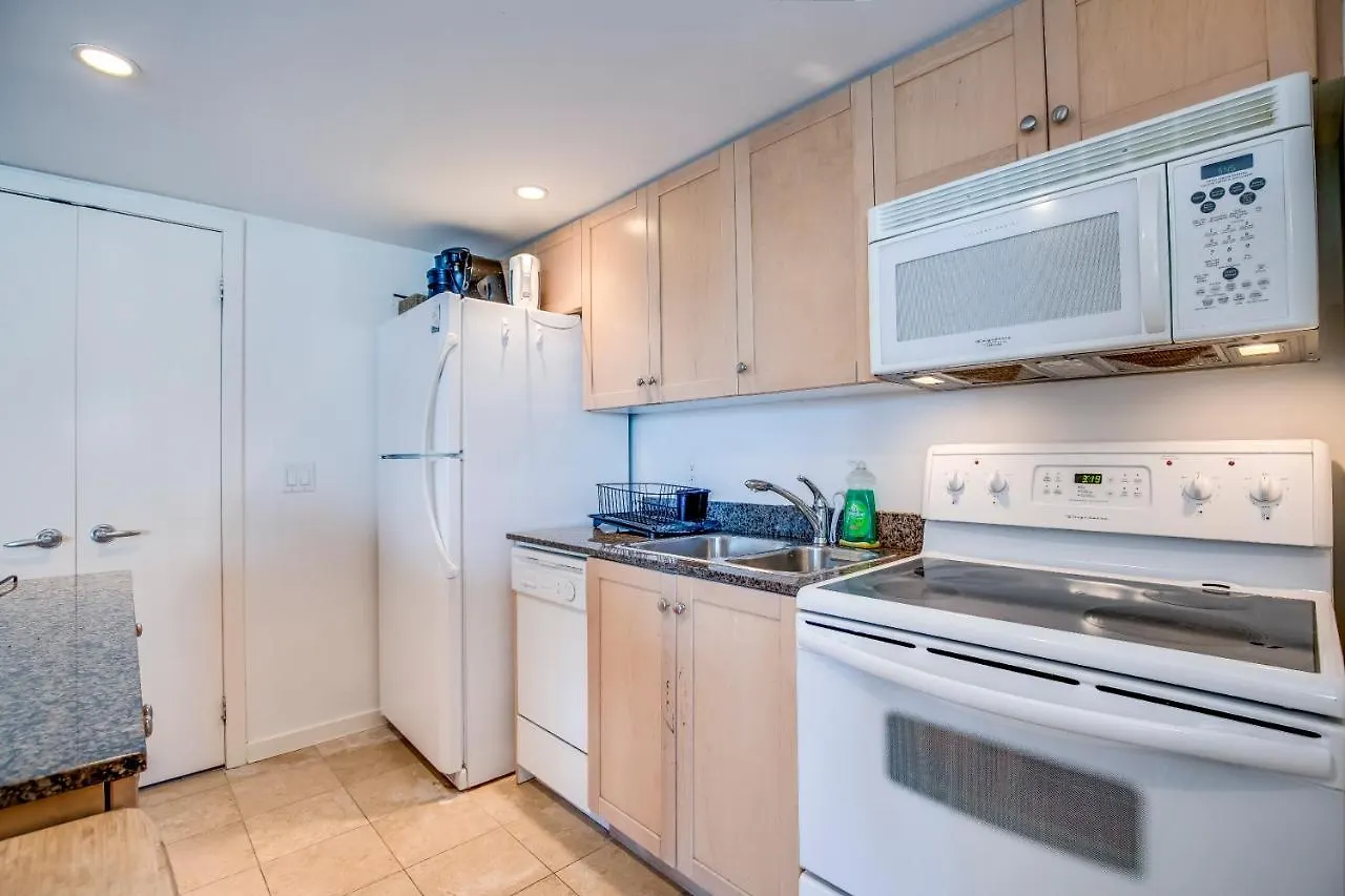 Queens Quay Lake View Apartment By Sts Toronto Canada