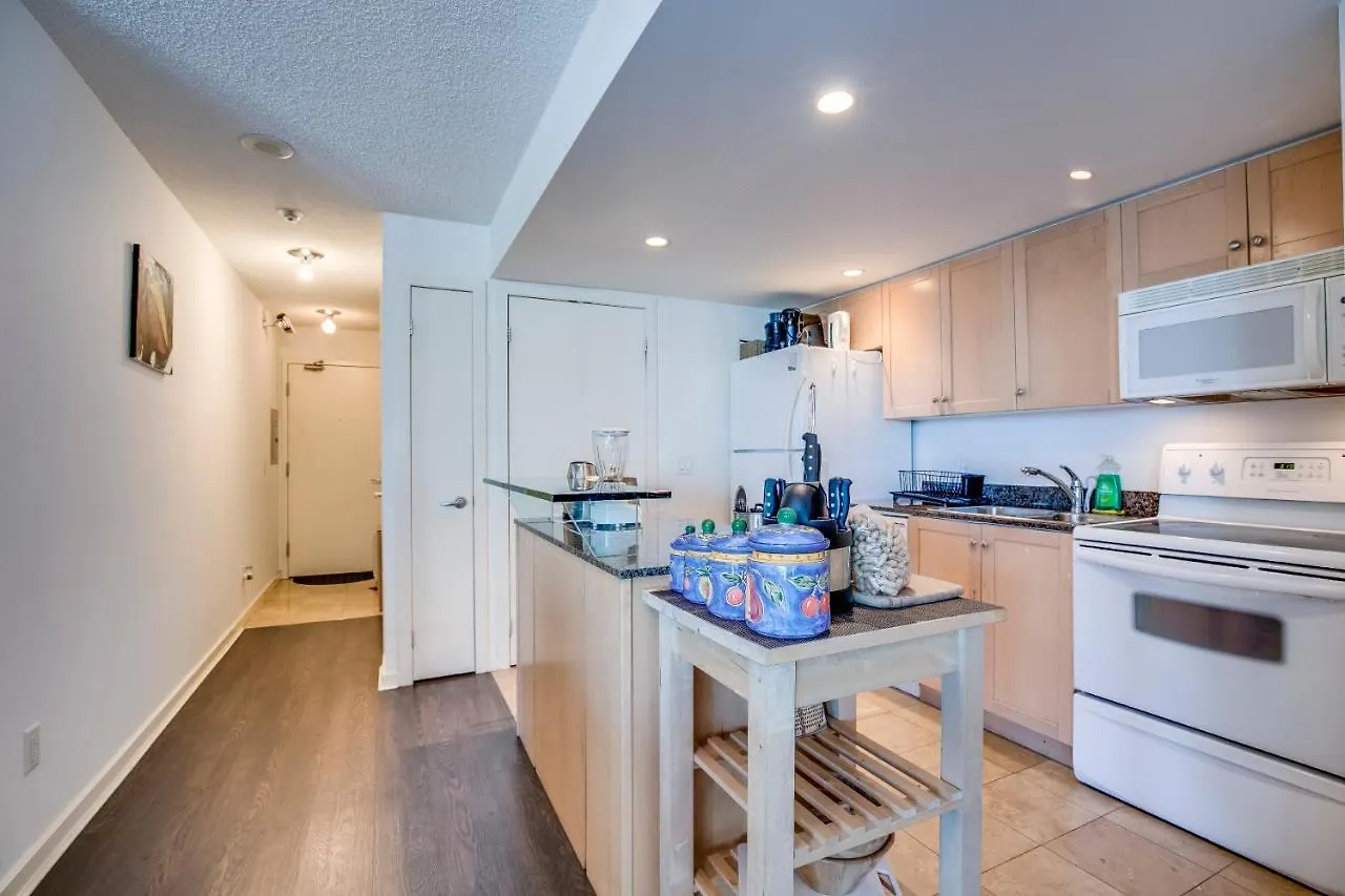 Queens Quay Lake View Apartment By Sts Toronto