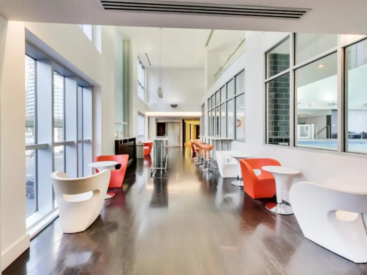 Queens Quay Lake View Apartment By Sts Toronto