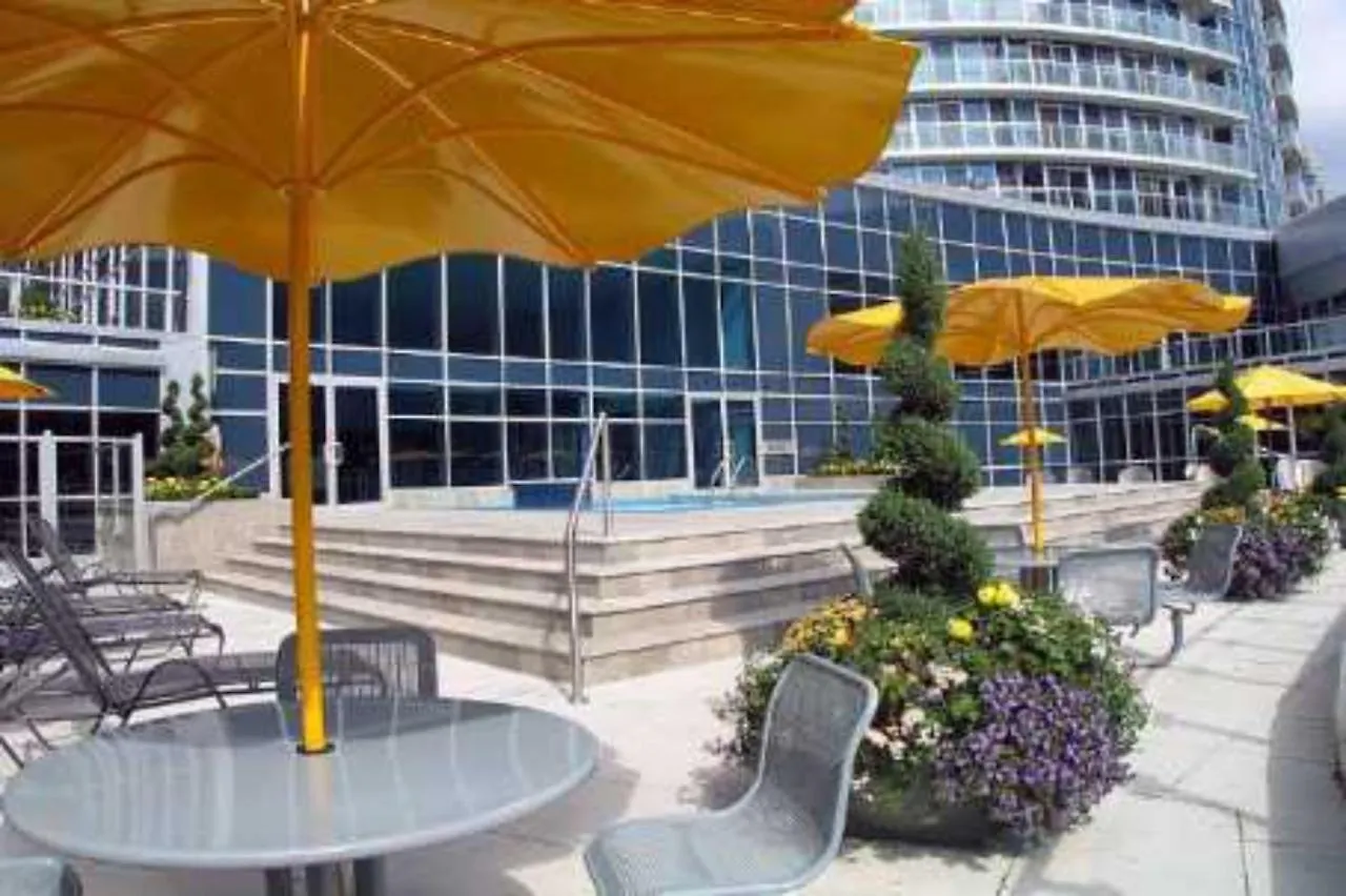 Queens Quay Lake View Apartment By Sts Toronto