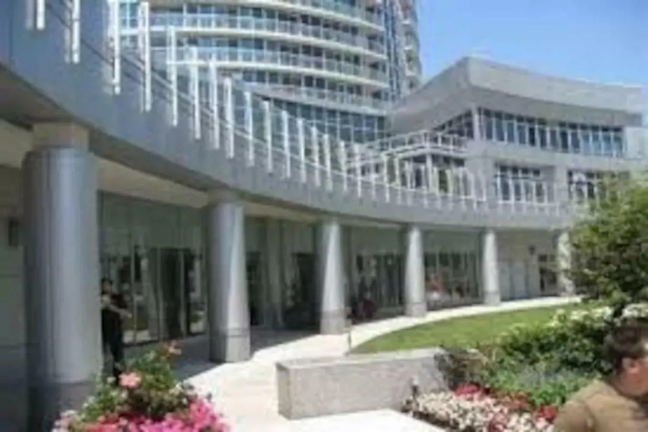Queens Quay Lake View Apartment By Sts Toronto Canada