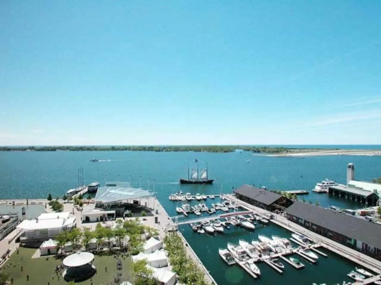 Queens Quay Lake View Apartment By Sts Toronto 0*,  Canada