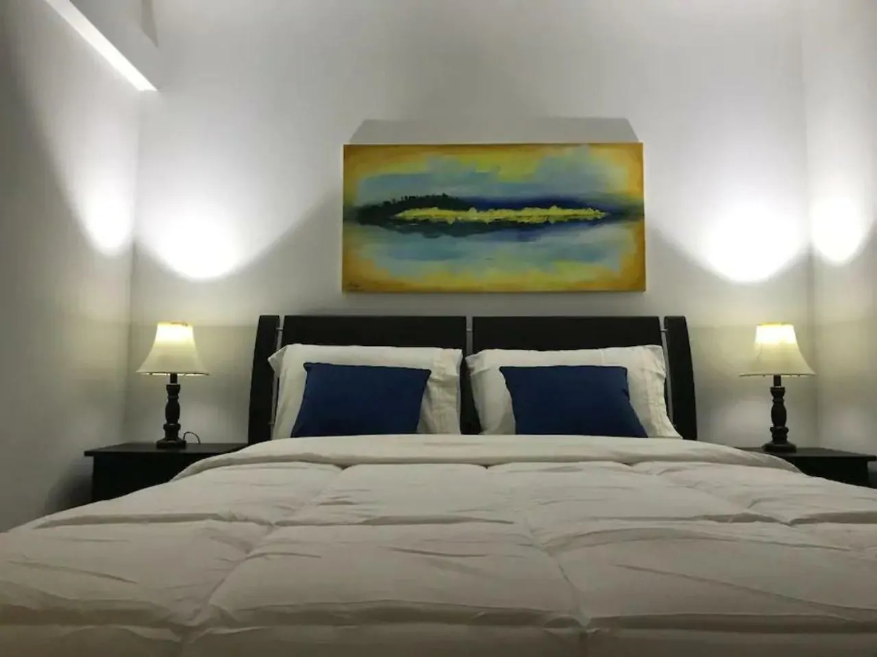 Queens Quay Lake View Apartment By Sts Toronto