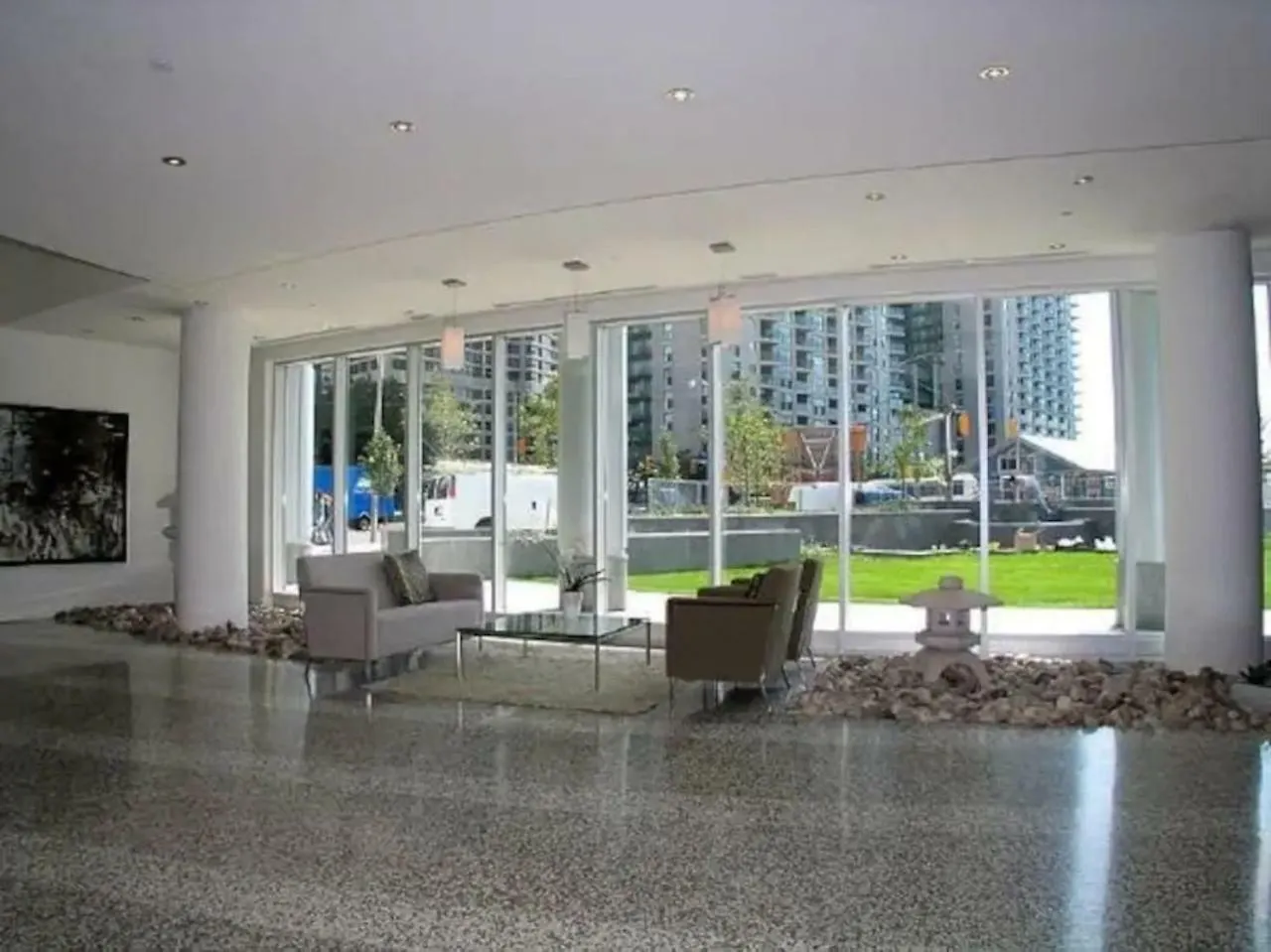 Queens Quay Lake View Apartment By Sts Toronto